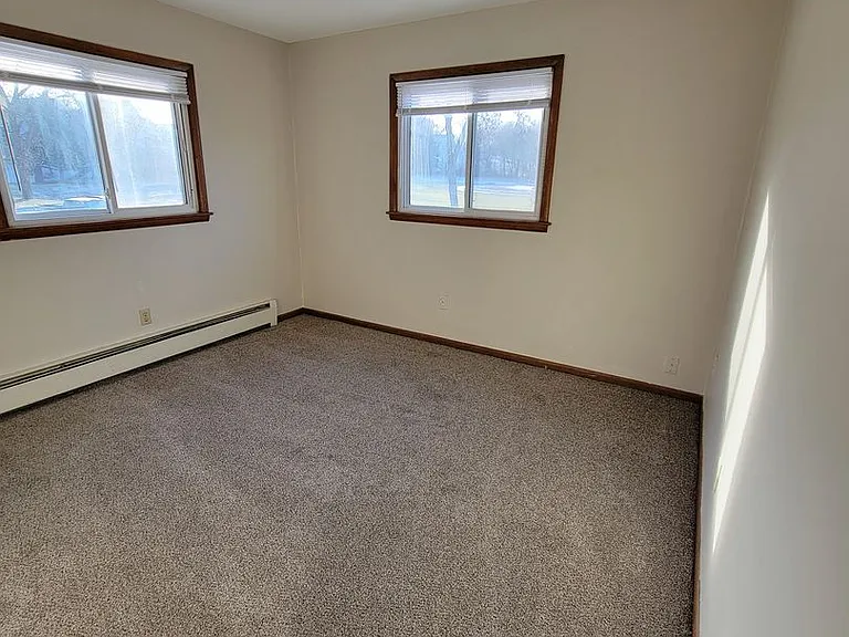 321 Harrison St S — Photo 10