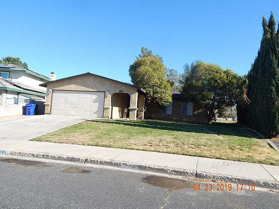 3rd image of 13765 Oakmont Dr