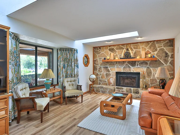 1807 Lindbergh Ln — Photo 7