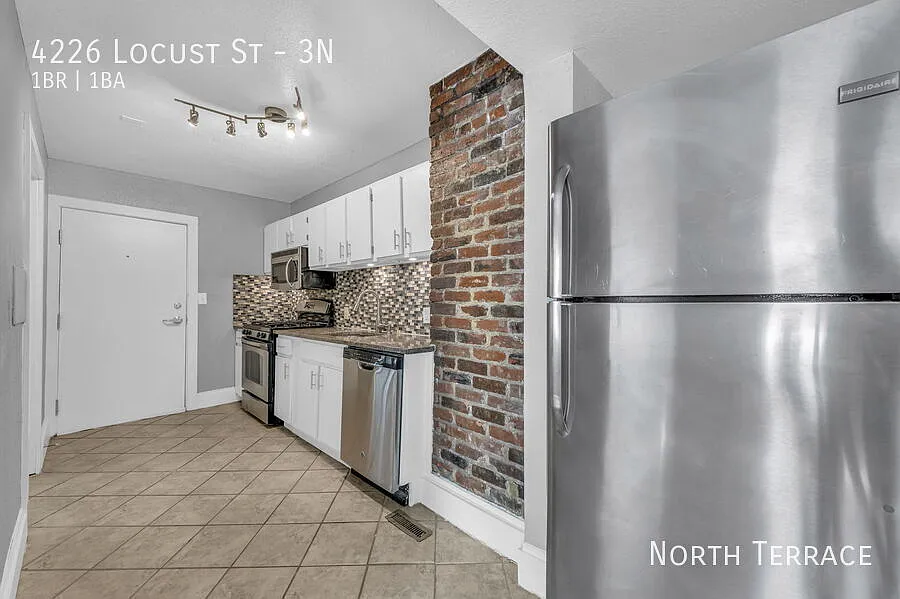 Building Photo - 4226 Locust St #3N