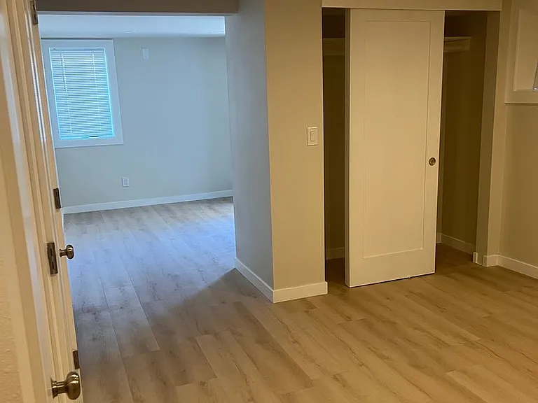 The Thunderbird Apartments — Photo 10