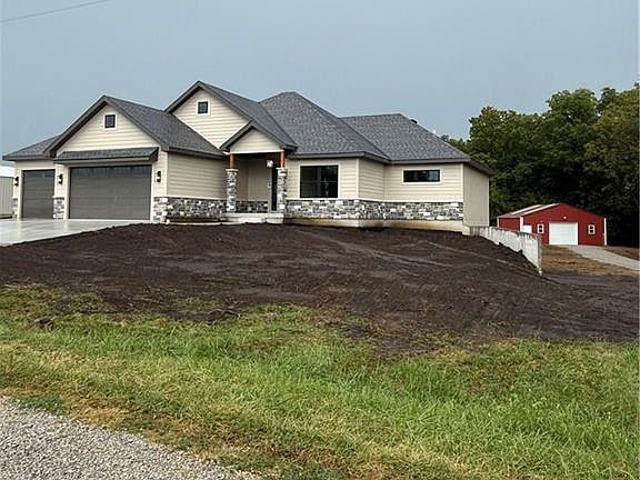 2nd image of 995 NW 1731st Rd