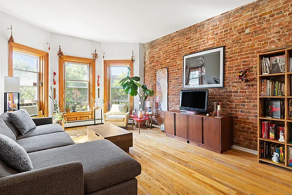 Sold by Compass | media 1