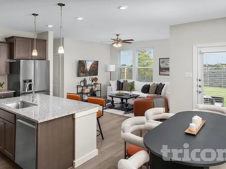 2537 Finch Hollow Dr — Photo 7