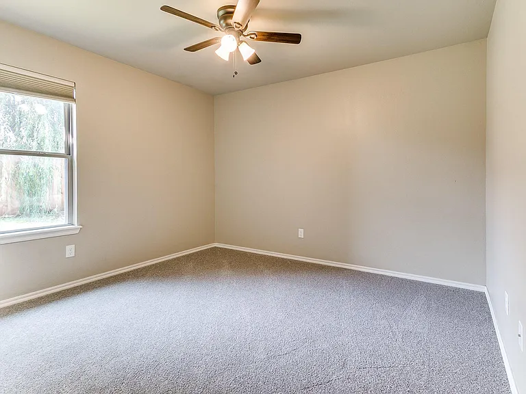 2716 NW 189th St — Photo 49