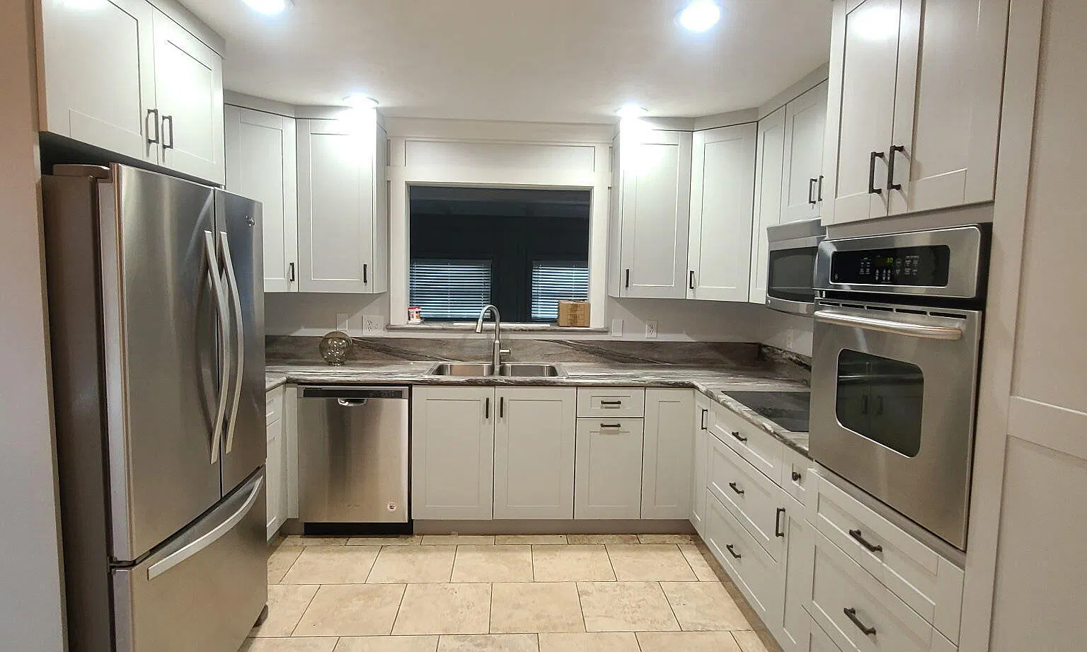 2 bed, 2.5 bath, 2086 sqft, $2,100 — Photo 3