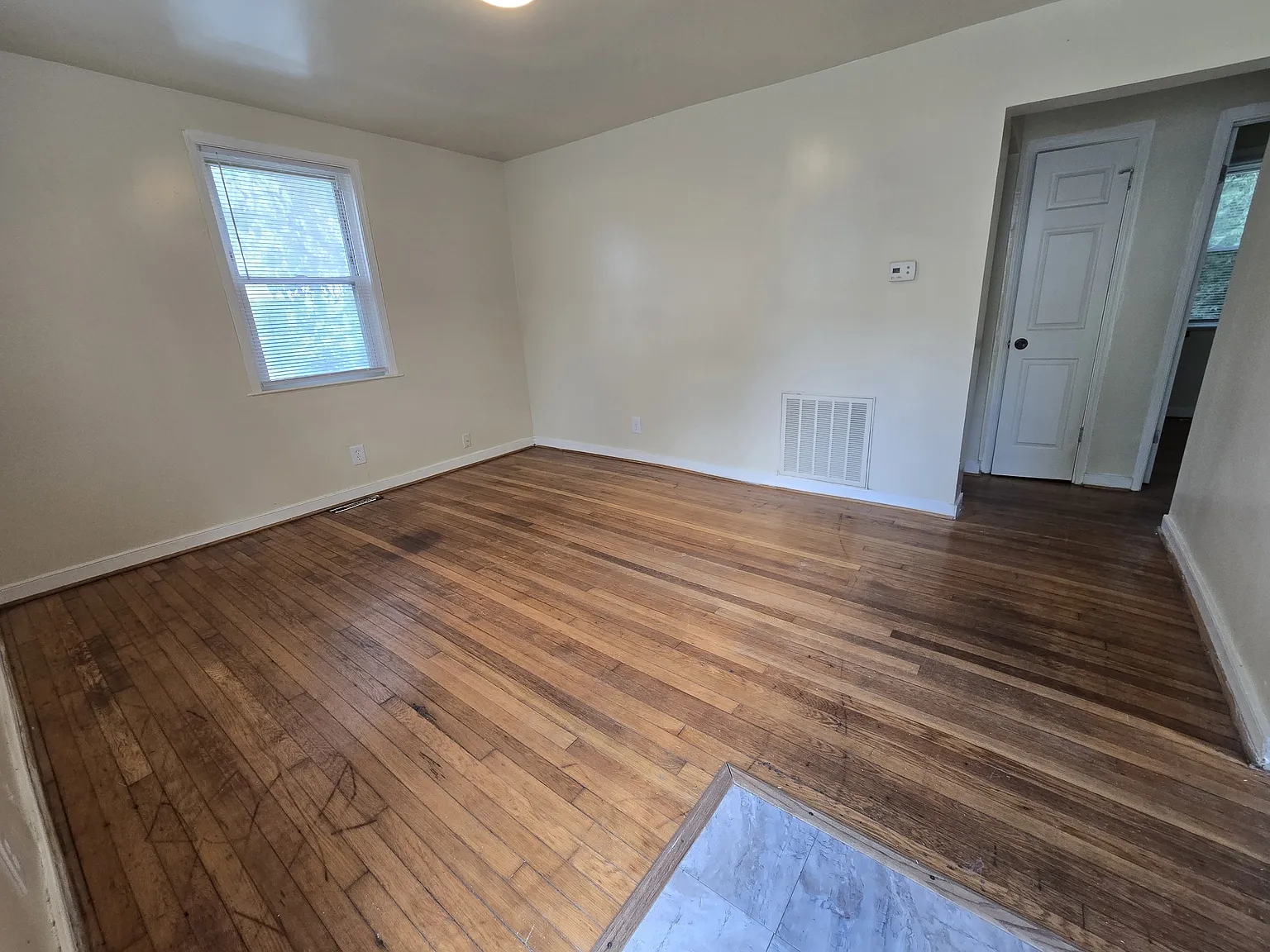 3 bed, 1000 sqft, $1,395 — Photo 3