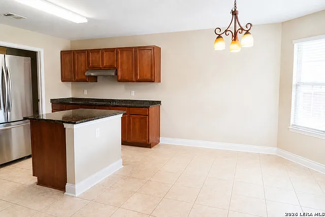 3 bed, 2.5 bath, 2177 sqft, $2,100 — Photo 4
