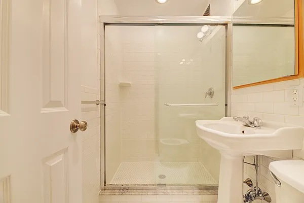 Rented by REAL New York | media 10