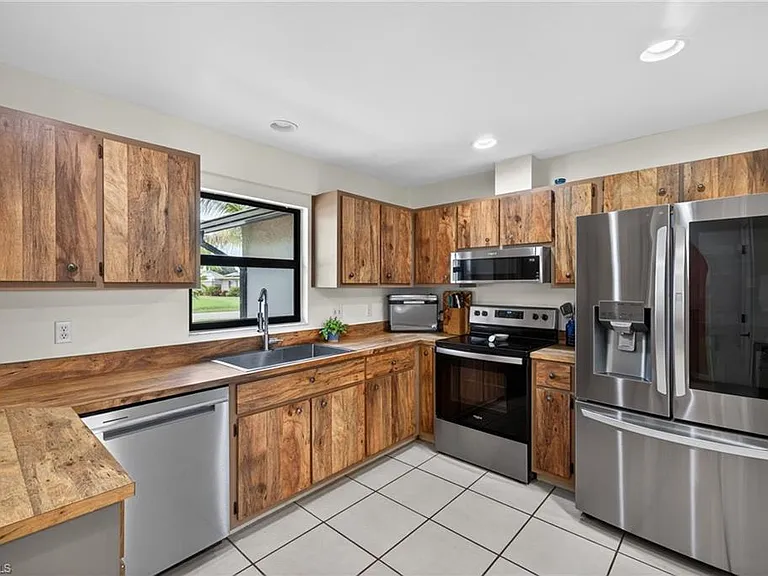 18185 Hilda Dr — Photo 9