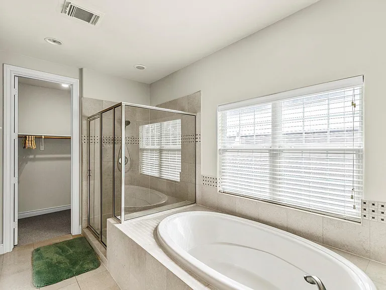 821 W 26th St — Photo 20