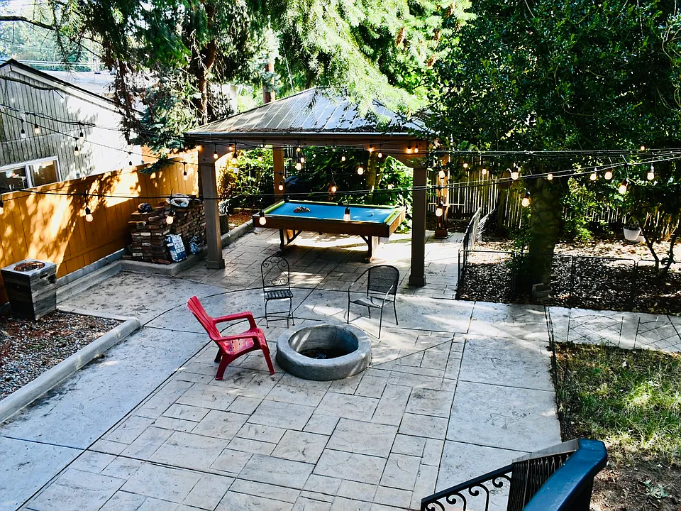 12015 8th Ave SW