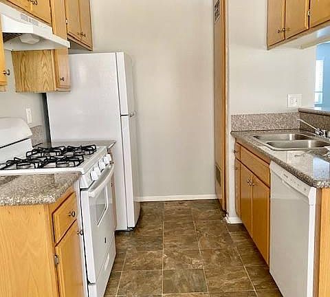 3rd image of 374 Shults St #110