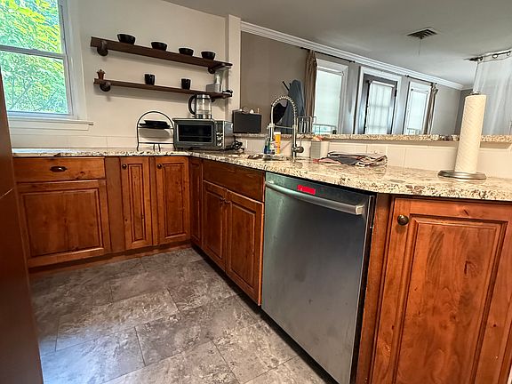 2nd image of 103 Vernon Ln