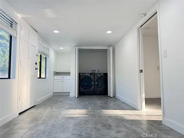 3233 E Cameron Ave — Photo 19