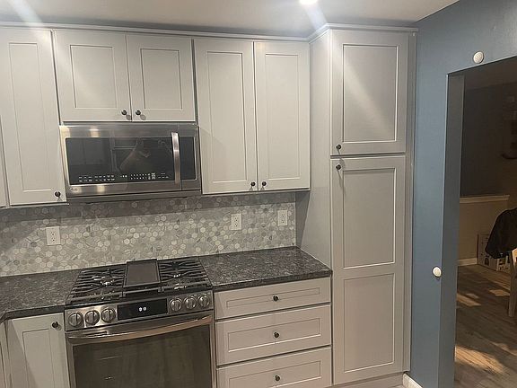 4th image of 514 Virginia Dr
