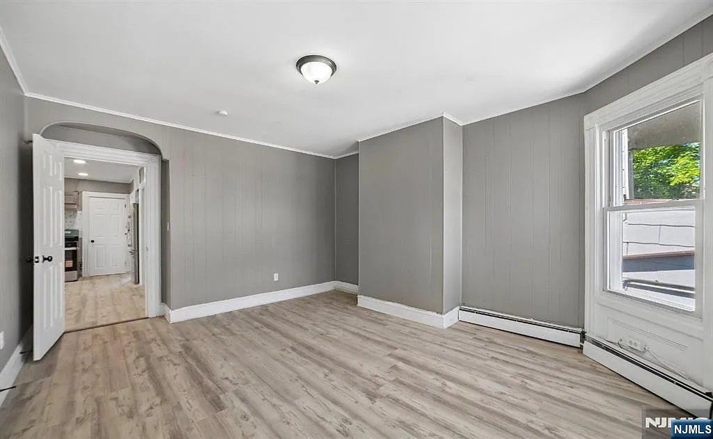 2 bed, 1.0 bath, $2,300 — Photo 2