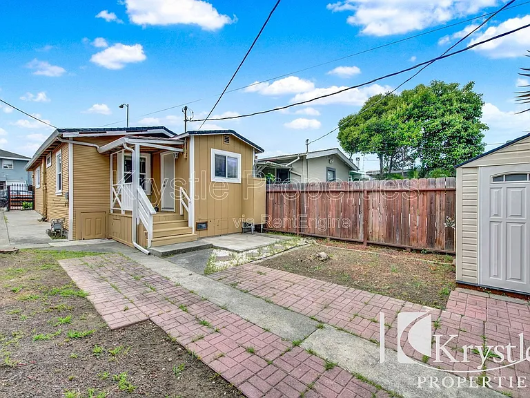 1244 Georgia St — Photo 14