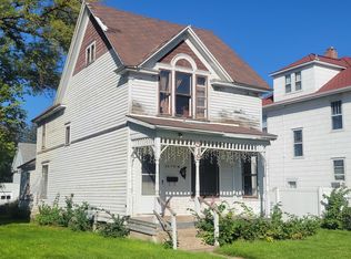 519 7th St NE, Devils Lake, ND 58301