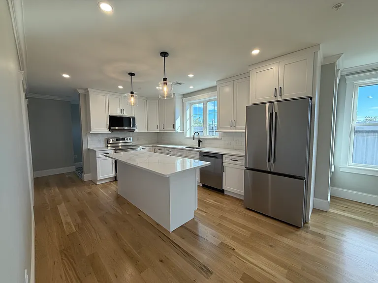 95 Grant St #A — Photo 2