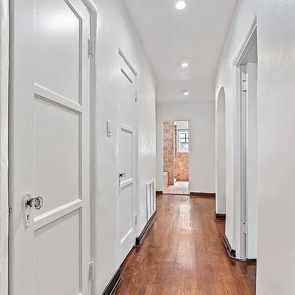 8230 Blackburn Ave — Photo 5