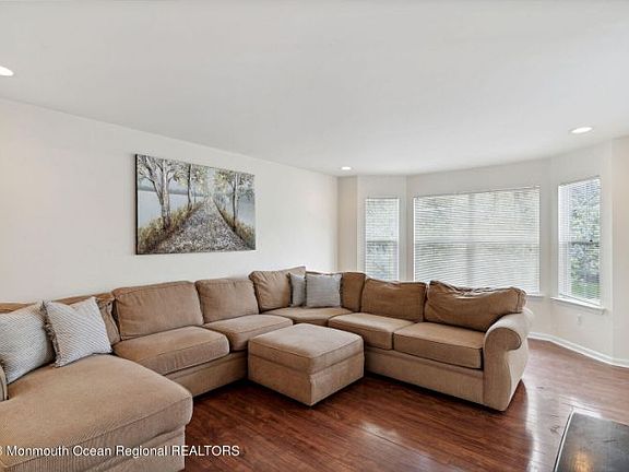 5th image of 81 Rose Hill Rd