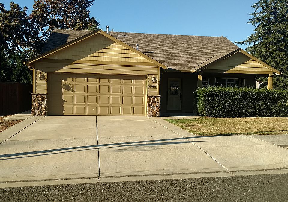 1st image of 4018 NE 109th Cir