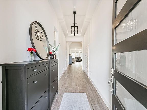 3rd image of 1320 Rio Hollow Ln