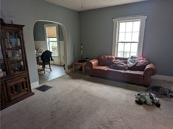 2nd image of 425 Sheridan Ave