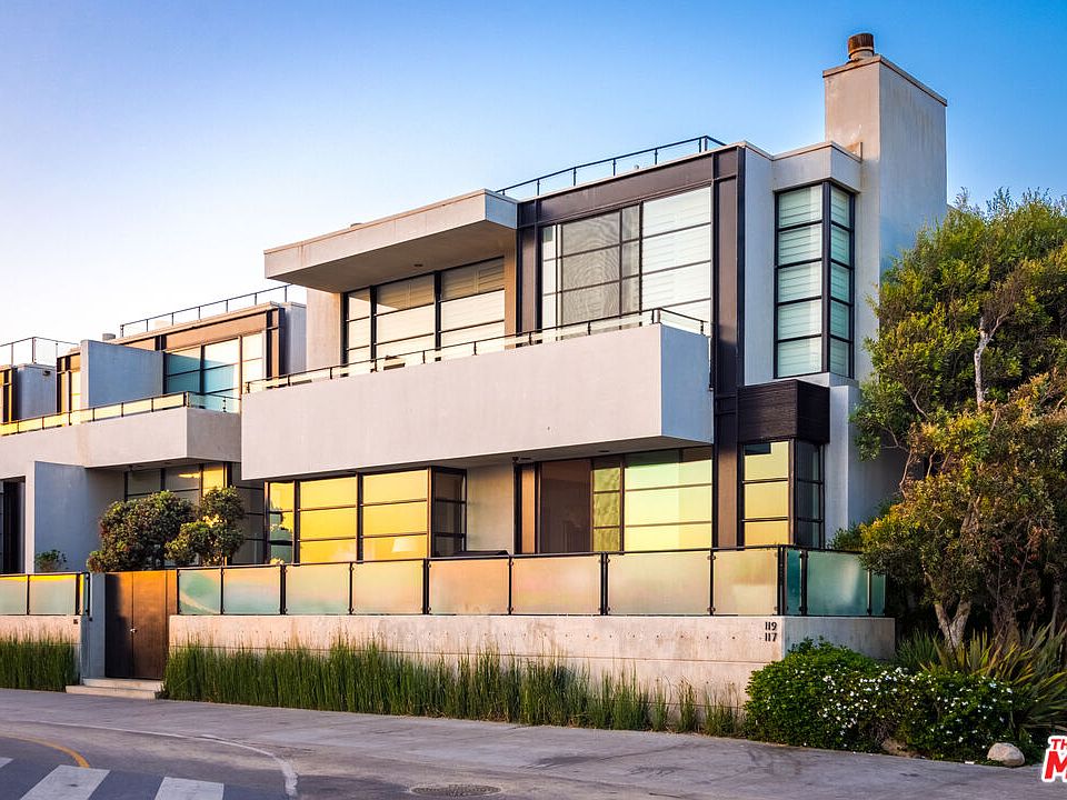 1st image of 117 Ocean Front Walk