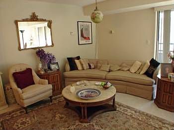 2nd image of 402 Paradise Rd APT 2Q