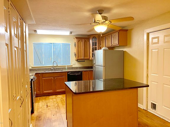 2nd image of 2803 Pinewood Ave