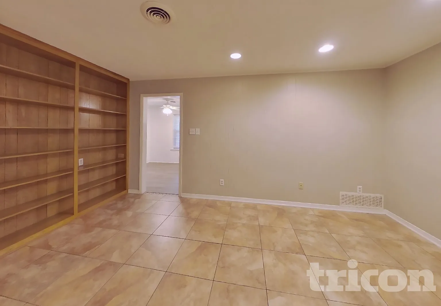 908 Hilton Place Denton TX — Photo 3