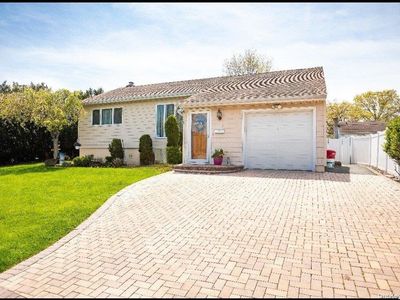 2 Dahlia Lane, Valley Stream, NY, 11581