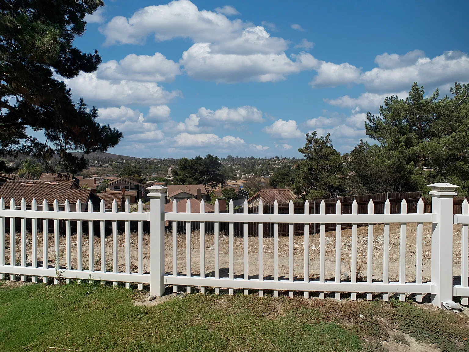 4 bed, 2272 sqft, $4,500 — Photo 3