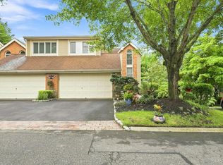 23 Willow Ridge Drive, Smithtown, NY 11787