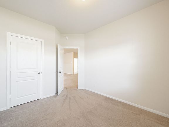 5th image of 2226 Ruby Dr