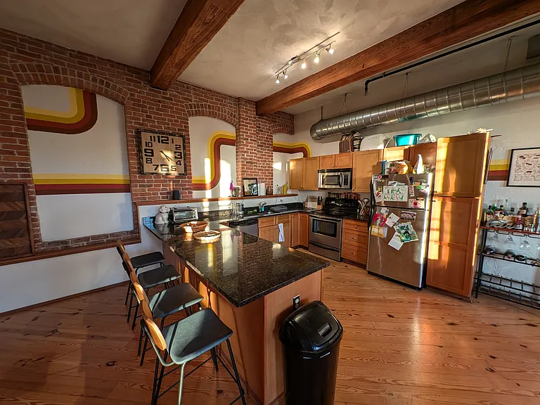 409 Pine St #202 — Photo 2