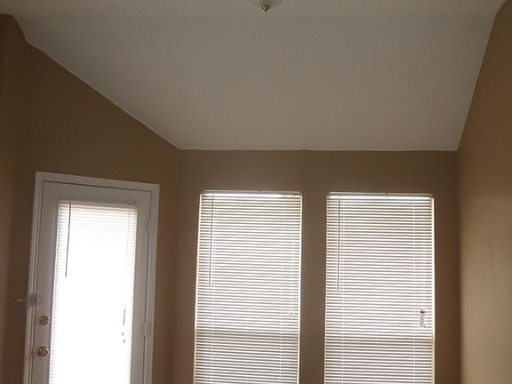 3rd image of 517 Judy Ln