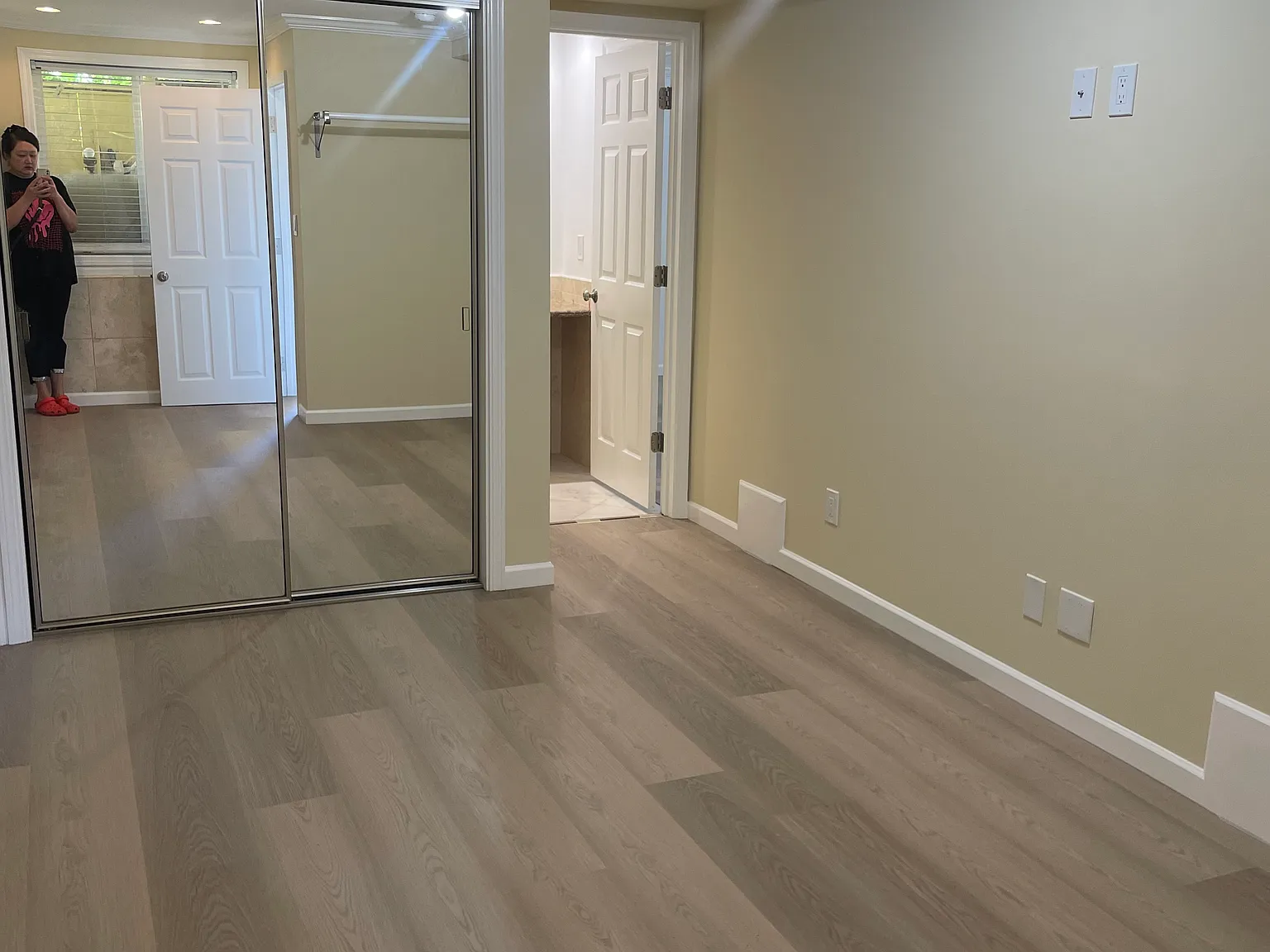 2 bed, 700 sqft, $2,800 — Photo 2