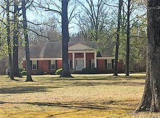 1368 Dr Sears Rd, West Point, MS 39773