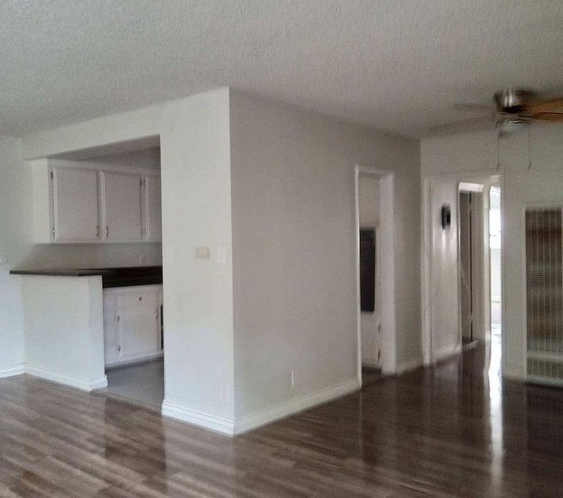 1st image of 6125 S Victoria Ave #5