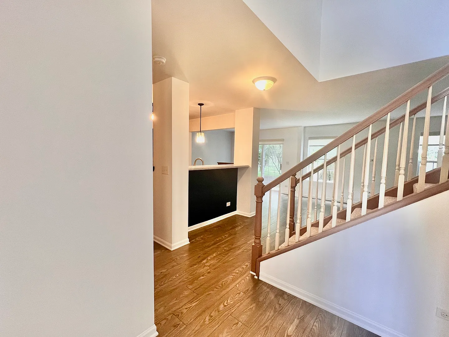 3 bed, 2.5 bath, 1668 sqft, $2,525 — Photo 3