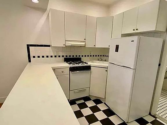 5th image of 1628 3rd Ave APT 3B