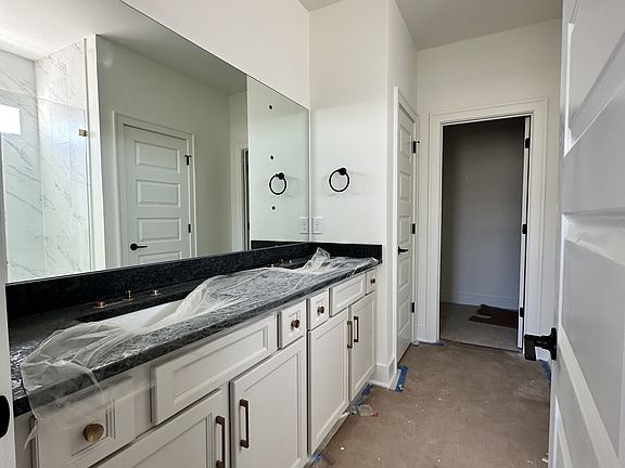 3rd image of 5069 Greentree Dr #48