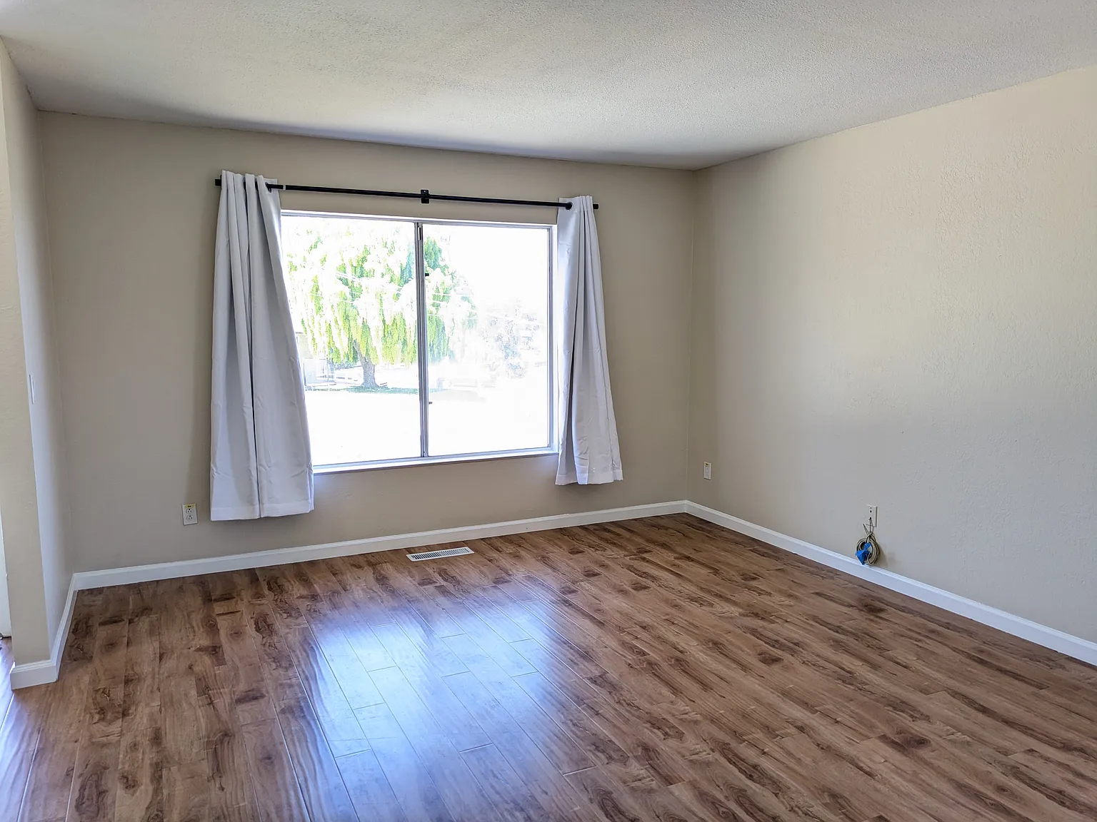 3160 De Forest Rd — Photo 4