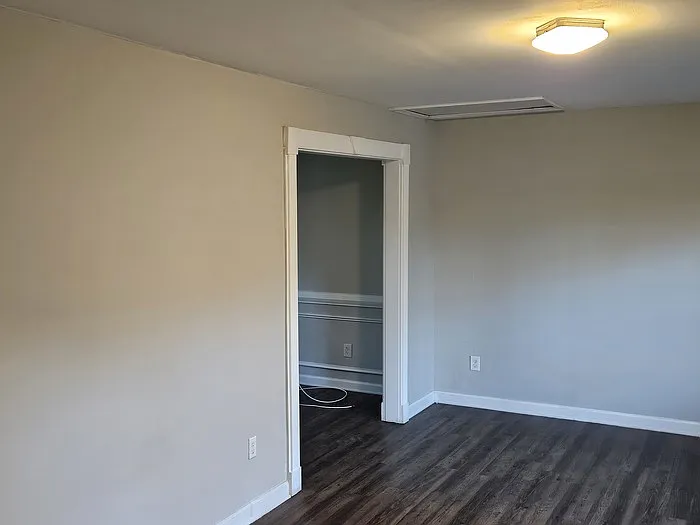 2325 Tarian Dr — Photo 9