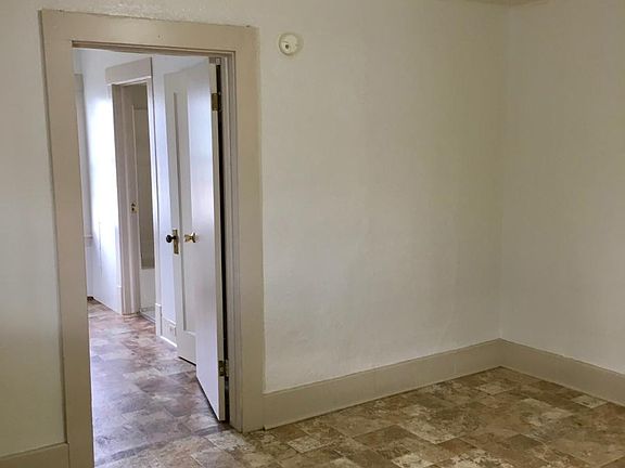 5th image of 202 E Bell Ave