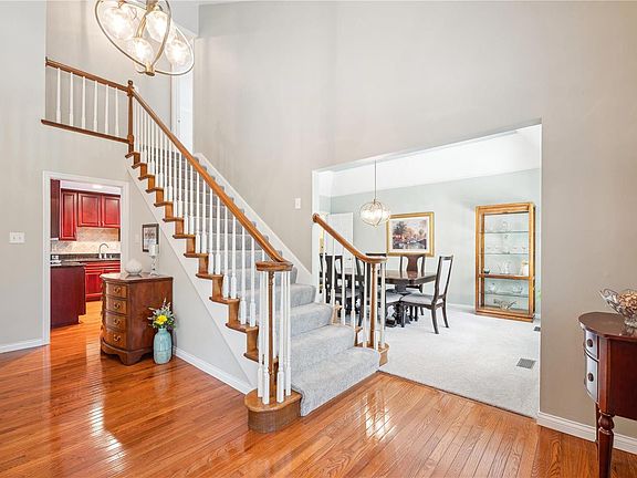 3rd image of 14956 Broadmont Dr
