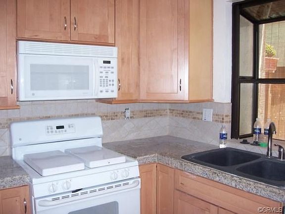 3rd image of 1082 San Juan St